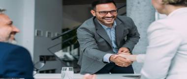 赛事衍生品与纪念品销售